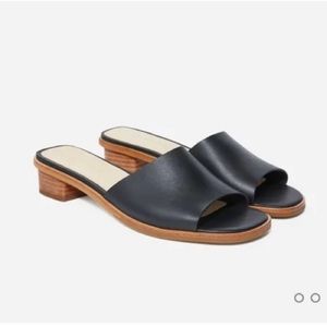 Donated: Everlane city sandals